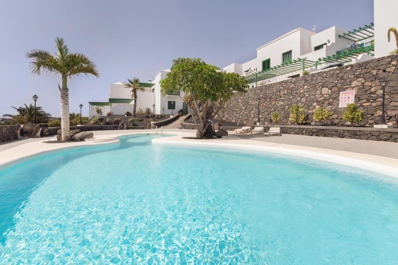 Appartement Apartamento Om Con Piscina Y Vistas Al Mar à Costa Teguise Extérieur photo